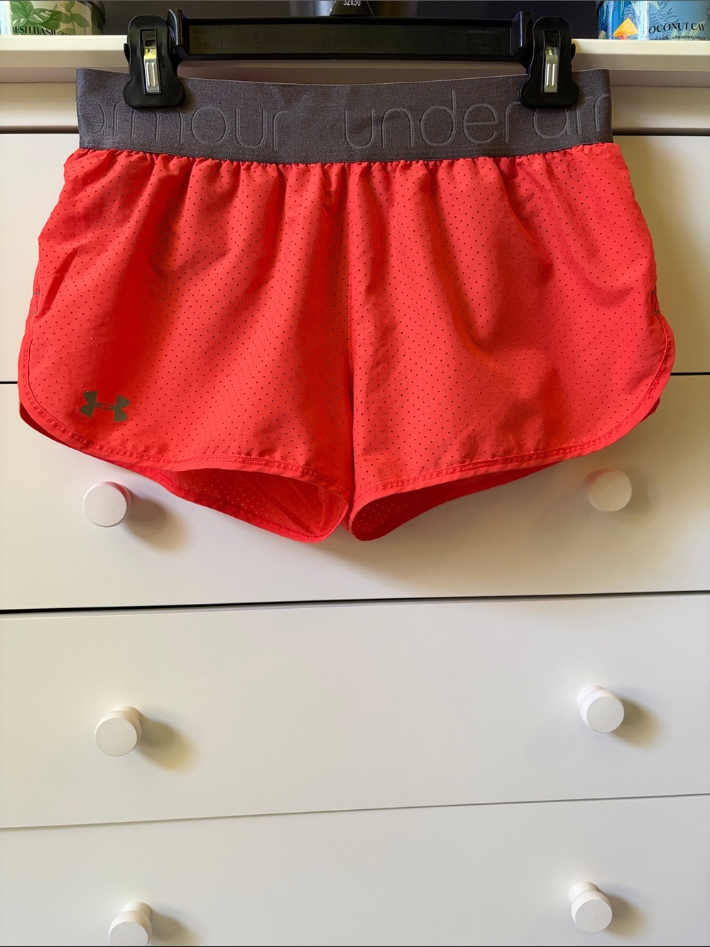 💥Under Armour Semi-fitted Women’s Small Orange Athletic Shorts